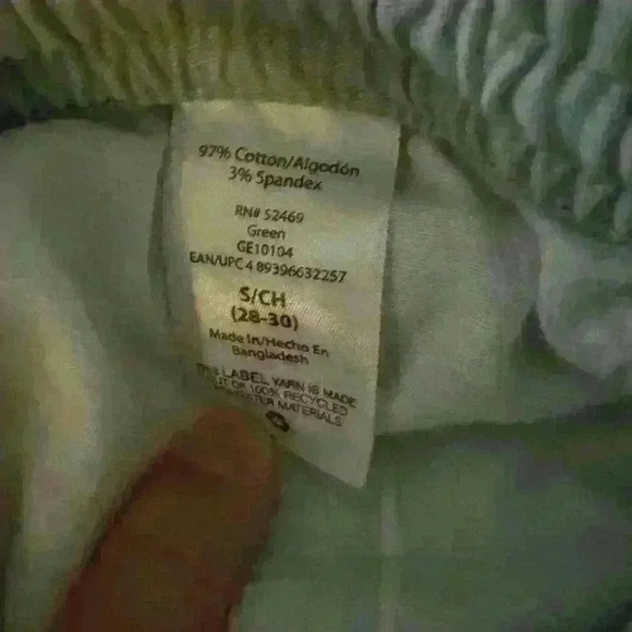 Nice shorts size S 
The color is very beautiful - Picture 4 of 4